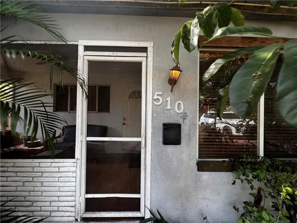 Property Photo:  510 S 29th Court  FL 33020 