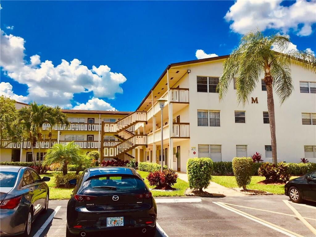 Property Photo:  542 Mansfield M 542  FL 33434 