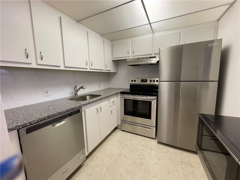 Property Photo:  7 Mansfield A 7  FL 33434 