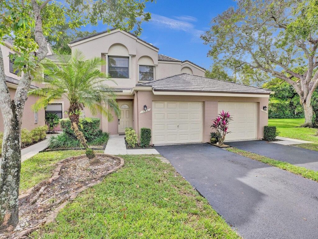 Property Photo:  102 NW 98th Terrace  FL 33324 