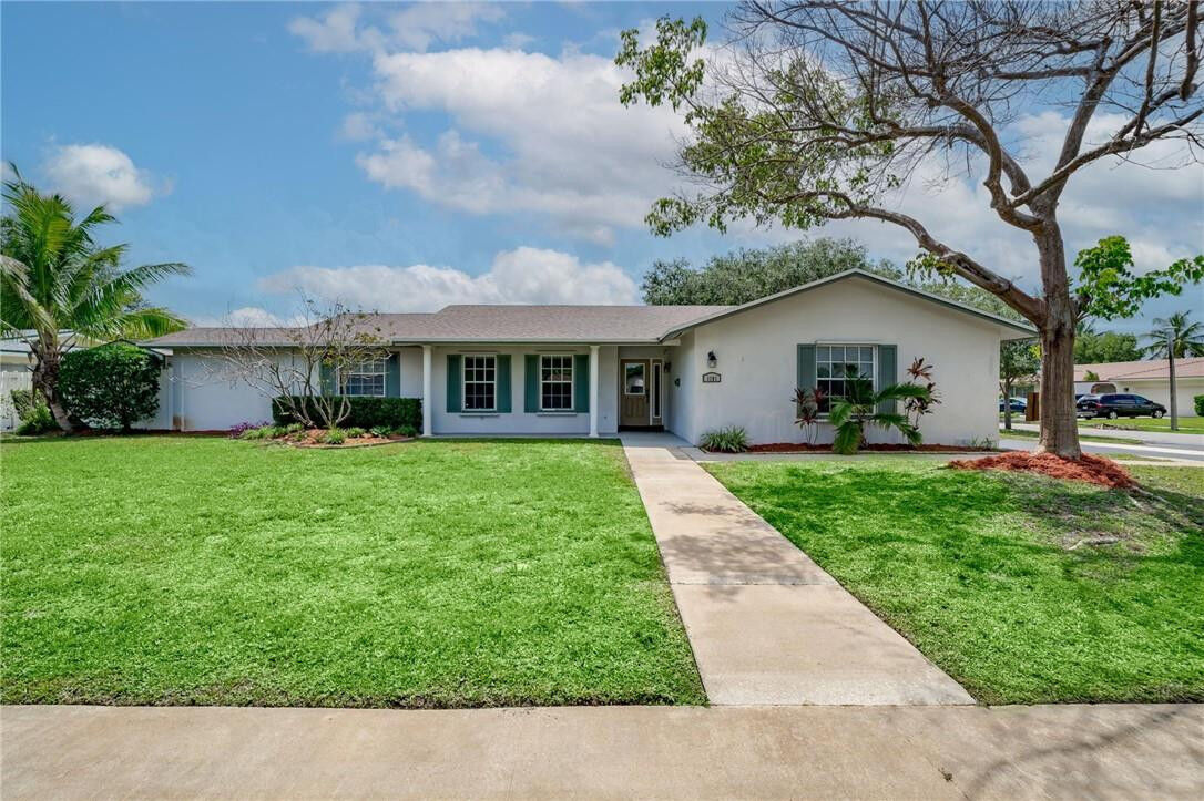 Property Photo:  1101 SW 70th Avenue  FL 33317 