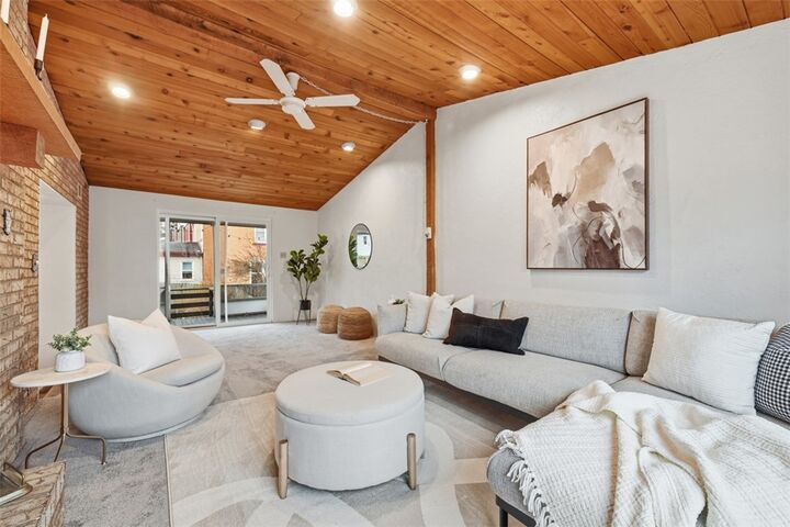 Property Photo:  2206 Hampton St  PA 15218 