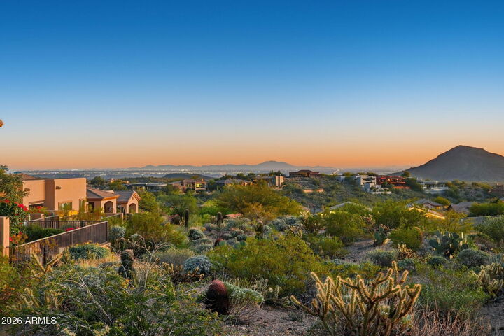 Property Photo:  9824 N Azure Court 1  AZ 85268 