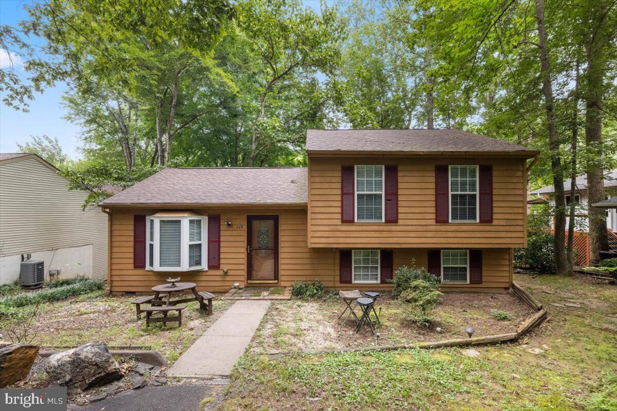 Property Photo:  115 Indian Hills Road  VA 22508 