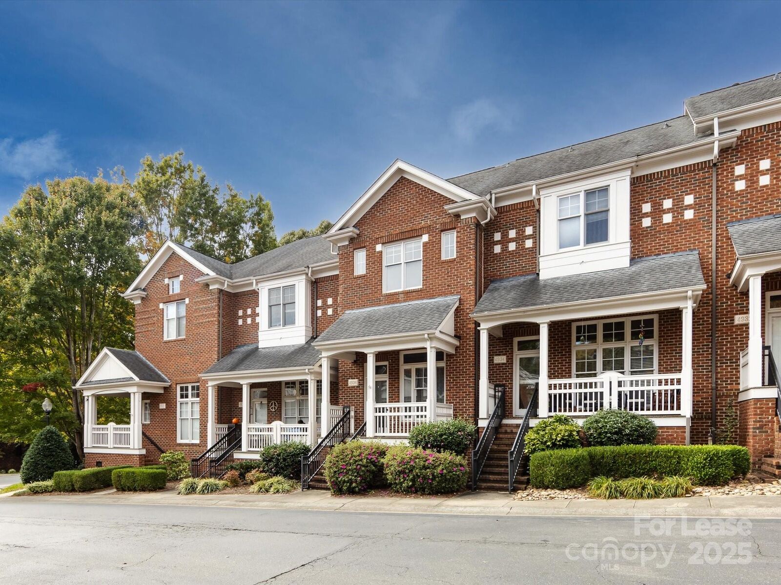 Property Photo:  4936 S Hill View Drive  NC 28210 