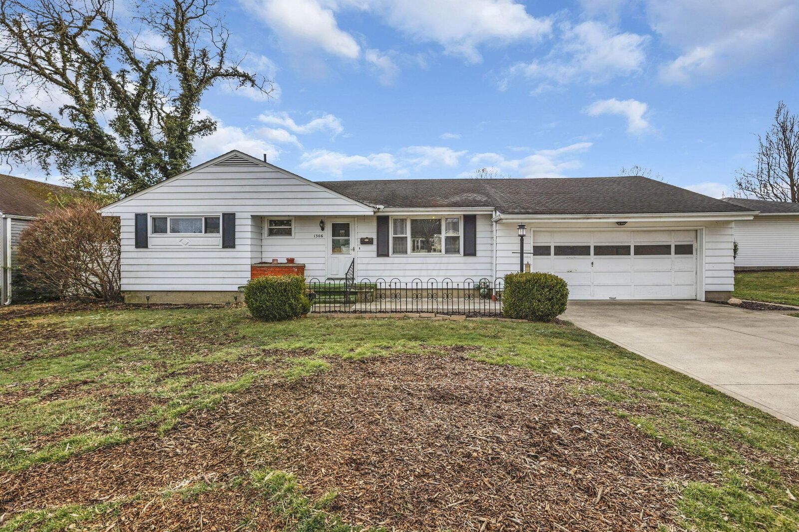 Property Photo:  1306 Shumaker Avenue  OH 43130 