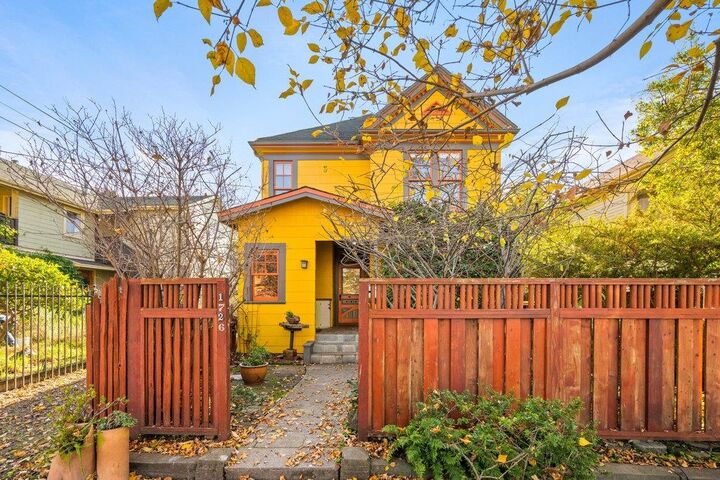 Property Photo:  1726 Parker St 1  CA 94703 