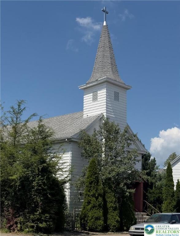 Property Photo: 608 McKinley PA 18201