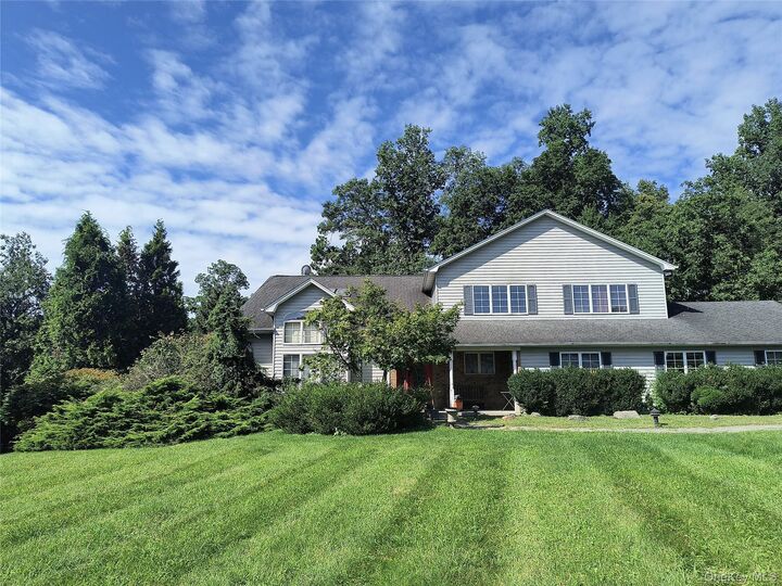 Property Photo:  3 Lenni Lenape Court  NY 10980 