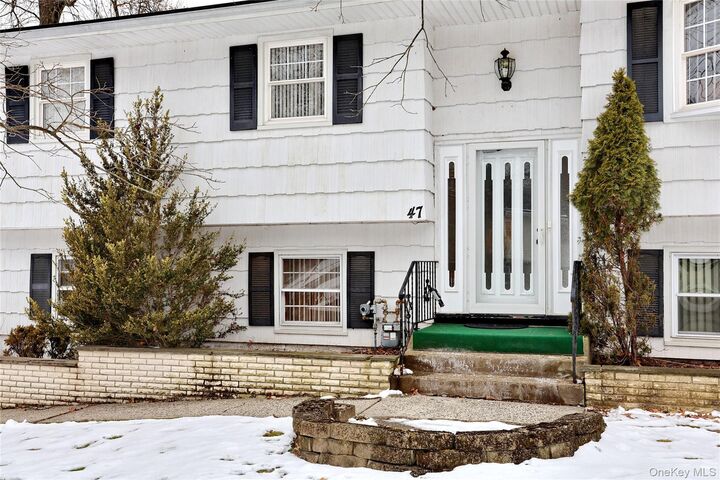 Property Photo:  47 Lakeland Avenue  NY 10920 