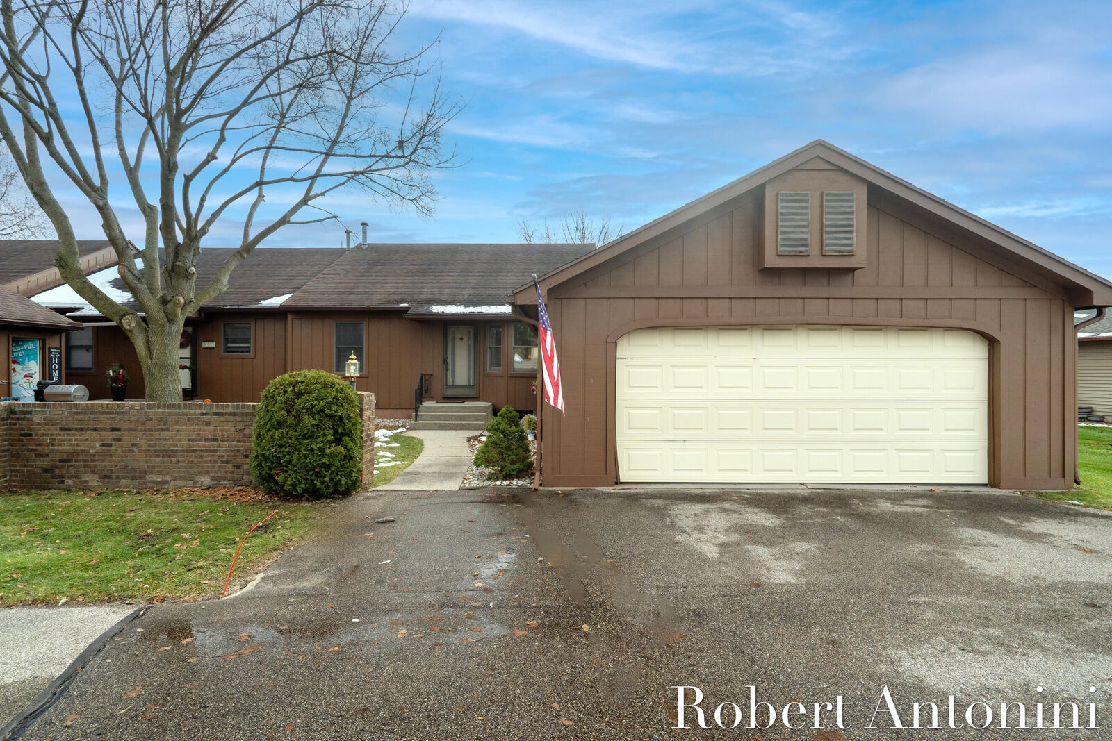 Property Photo:  3128 Old Kent Road SE  MI 49512 