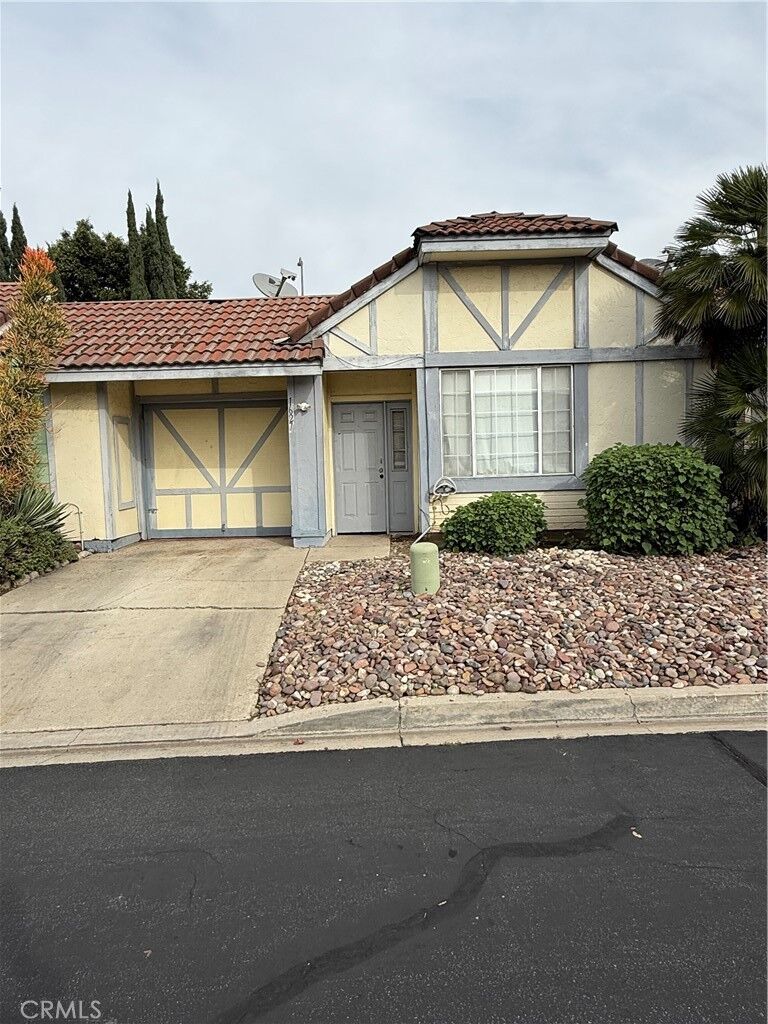 Property Photo:  1627 Club Dr  CA 91768 