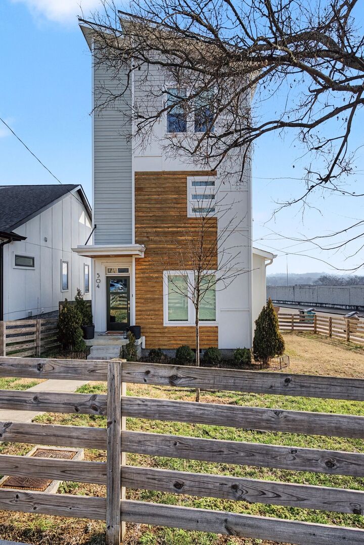 Property Photo: 504 Newton Ave TN 37209