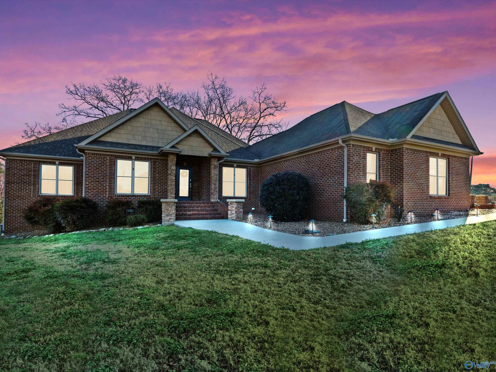 Property Photo:  51 Thornhill Road  AL 35956 