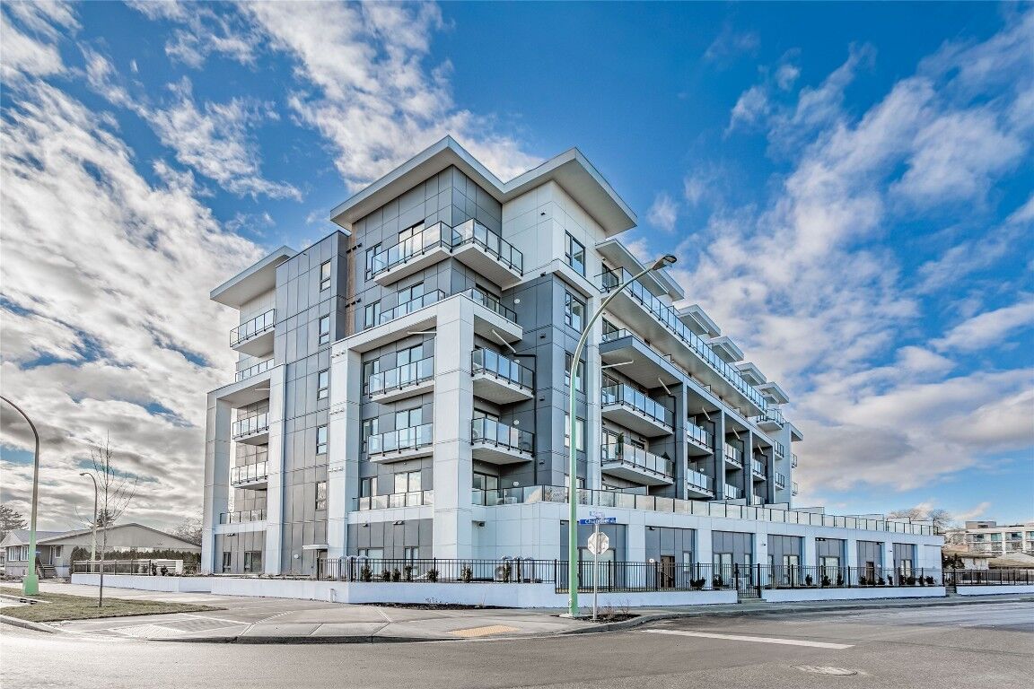 Property Photo:  1381 Belaire Avenue  BC V1Y 3Z3 