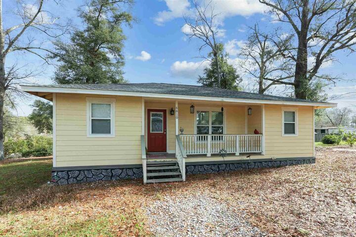 Property Photo: 6810 Myra St FL 32577