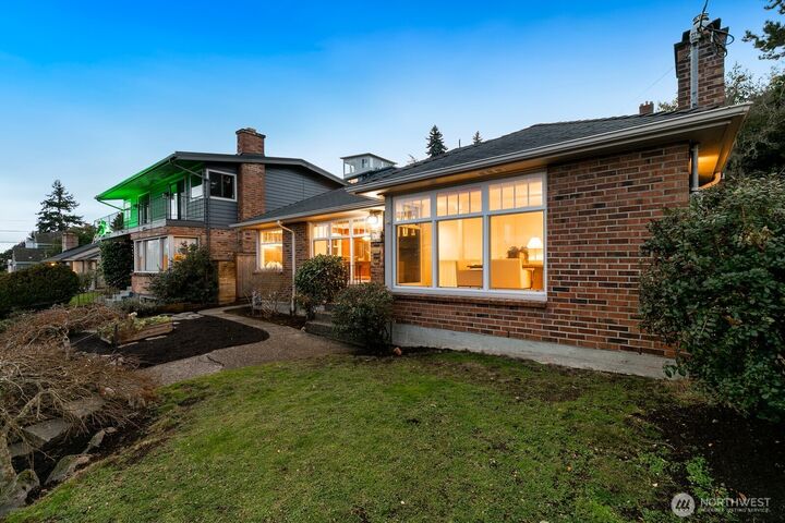 Property Photo: 3307 36th Avenue W WA 98199