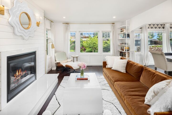 Property Photo: 3249 27th Avenue W WA 98199