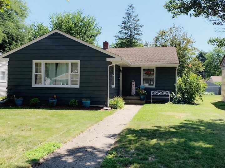 Property Photo:  1419 Stratford Avenue  IL 61107 