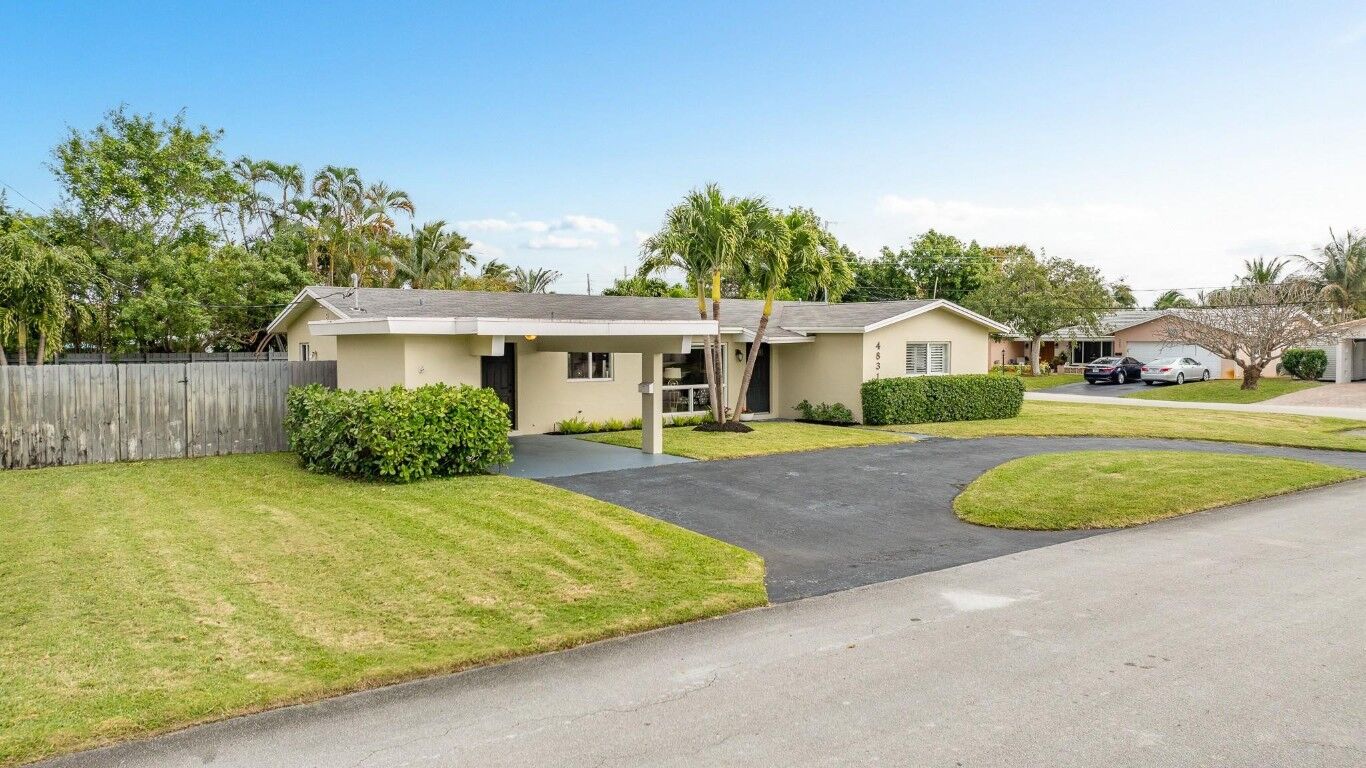 Property Photo:  4831 NE 13th Terrace  FL 33334 