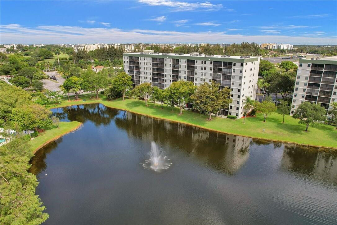 Property Photo:  2240 N Cypress Bend Drive 402  FL 33069 