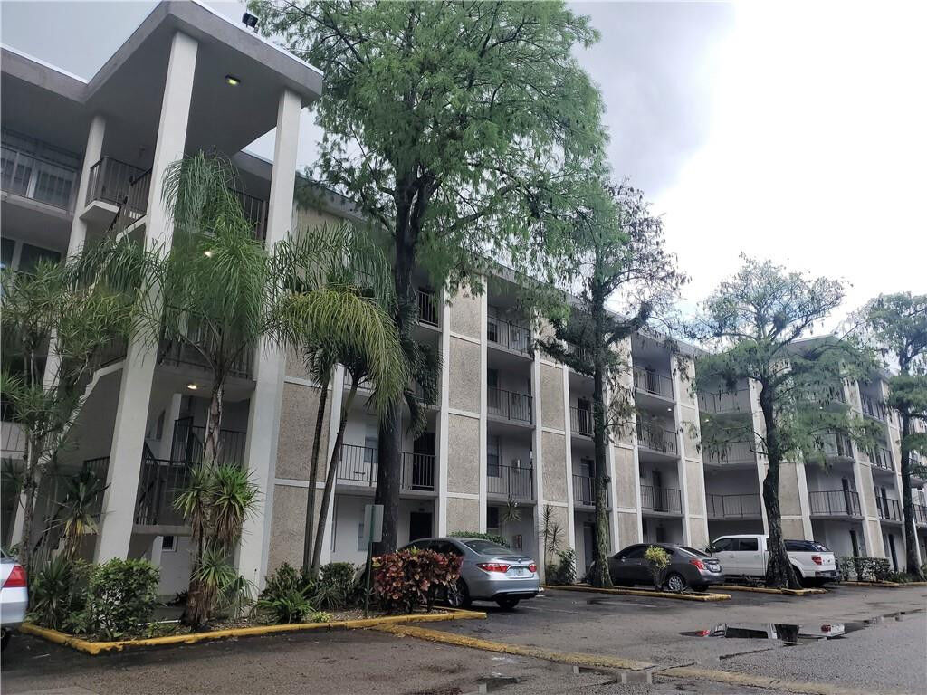Property Photo:  4898 NW 29th Court 116  FL 33313 