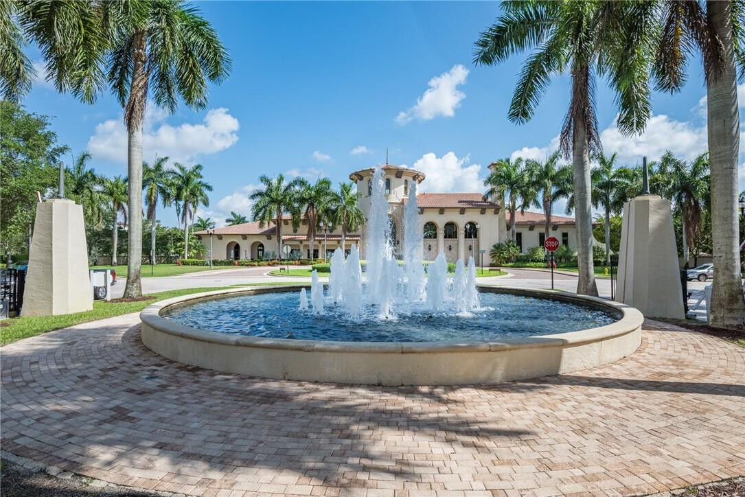 Property Photo:  2900 NW 125th Avenue 303  FL 33323 