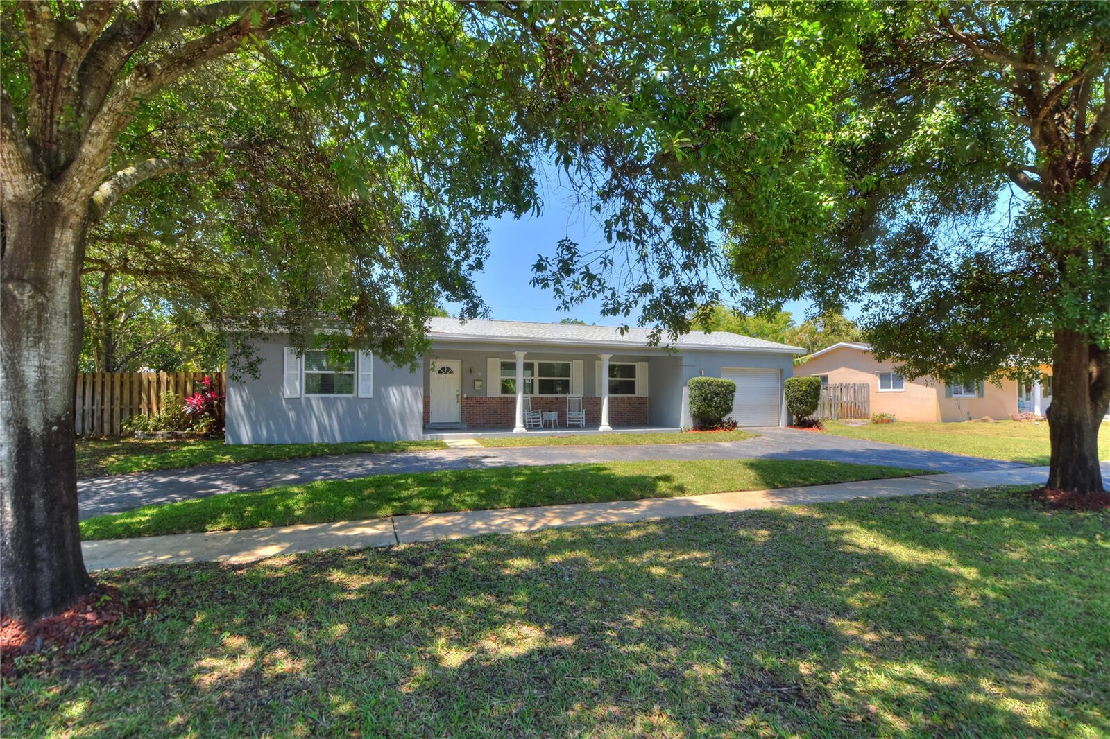 Property Photo: 181 SW 52nd Terrace FL 33317