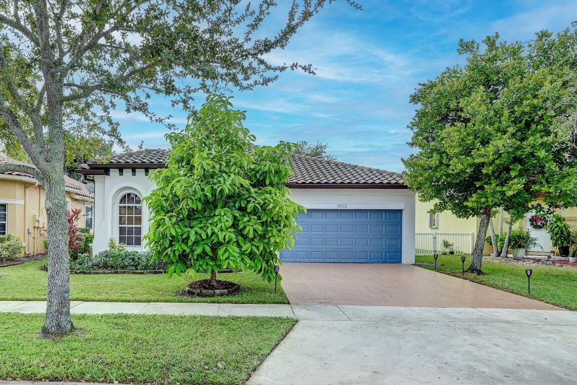 Property Photo:  14132 SW 52nd Lane  FL 33027 