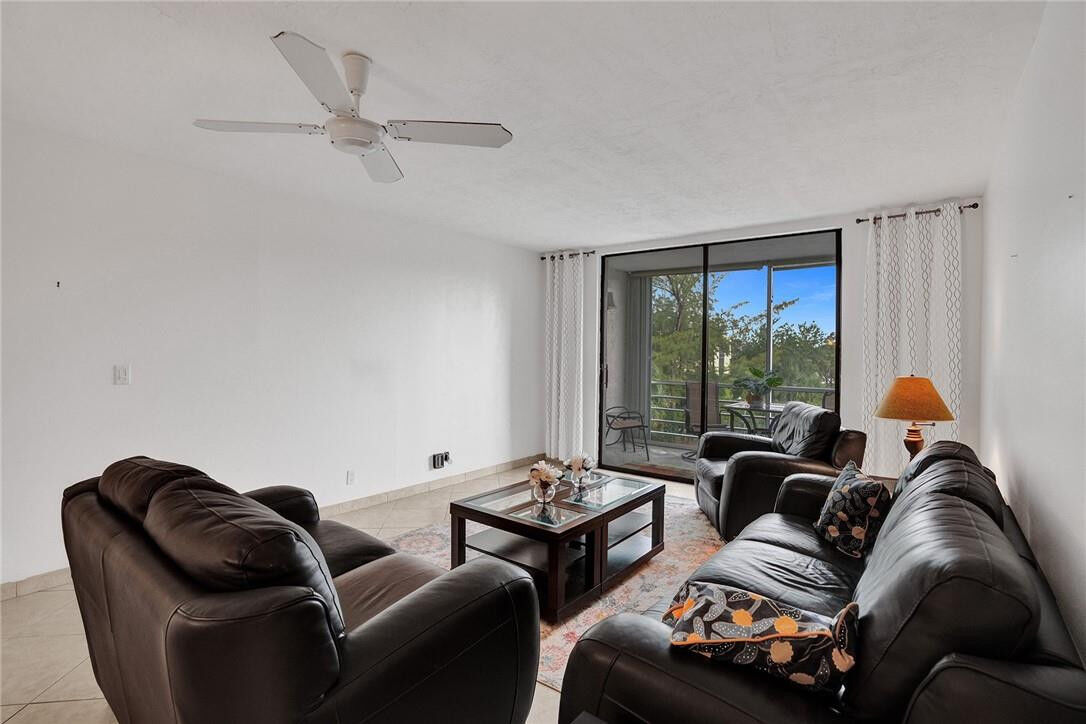 Property Photo:  2871 Somerset Drive 316  FL 33311 