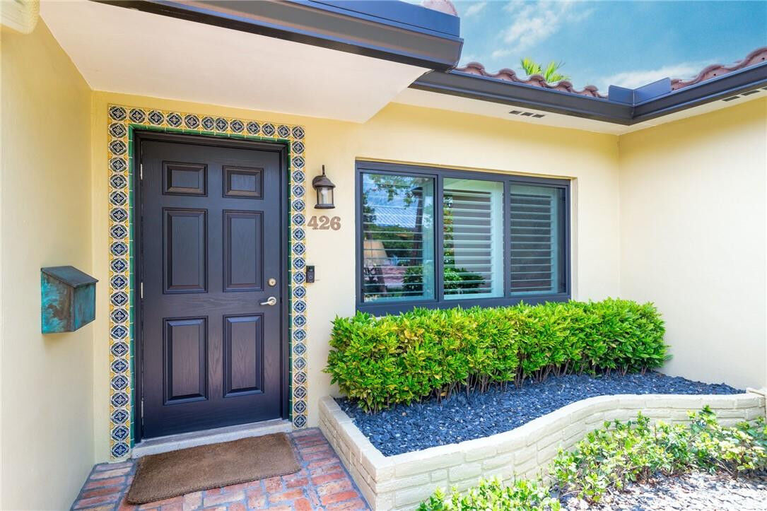 Property Photo:  426 NE 8th Avenue  FL 33301 