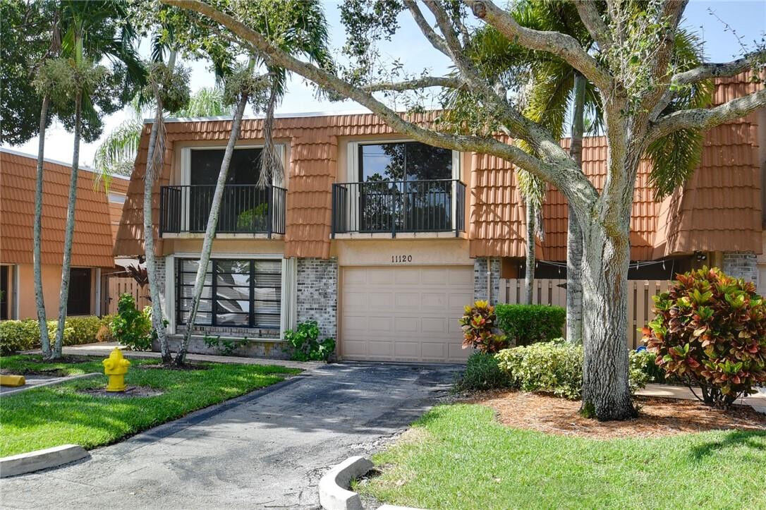 Property Photo:  11120 N Harmony Lake Circle  FL 33324 