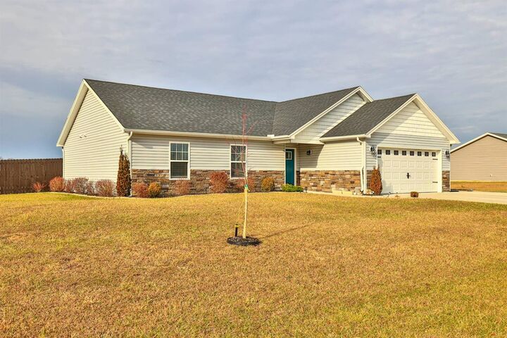 Property Photo:  550 Chippewa Court  IN 47031 