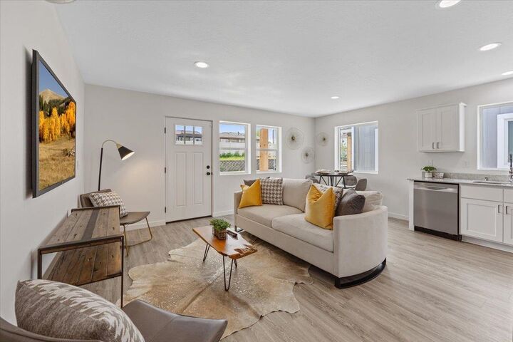 Property Photo: 1912 W Buckeye Ave Units A &Amp B WA 99205