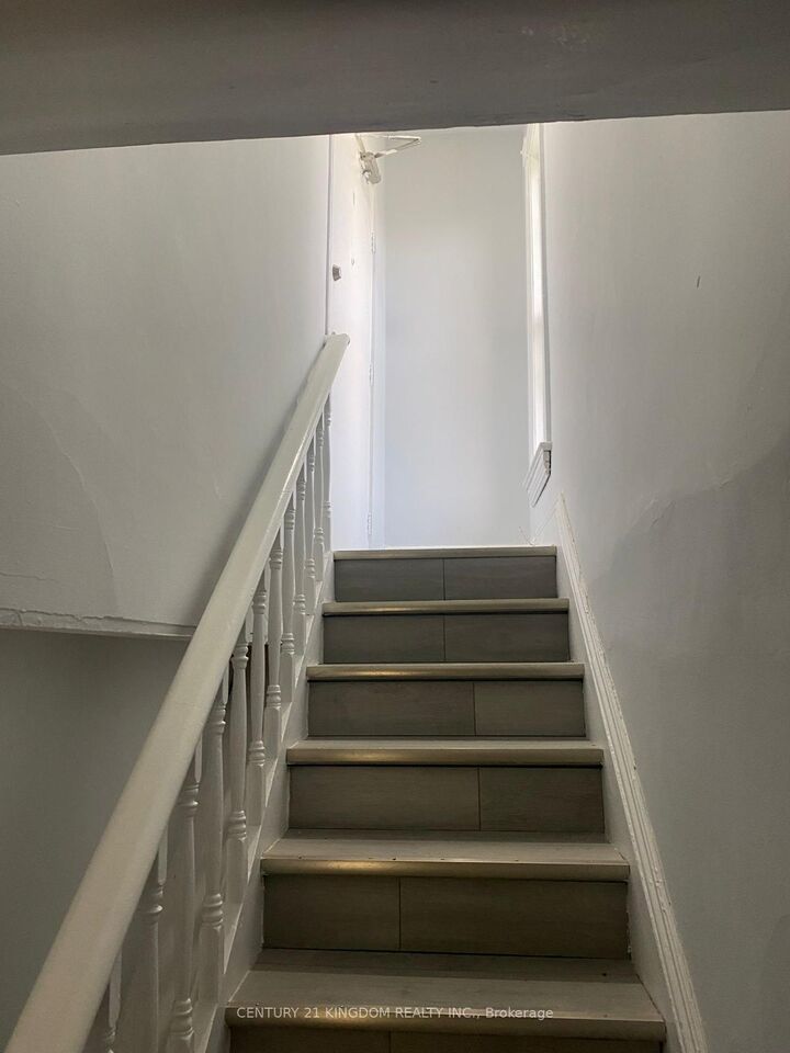 Property Photo: 201 Albert Street Upper ON L1H 4R4