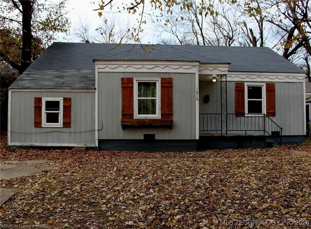 Property Photo: 1616 Houston Street OK 74403
