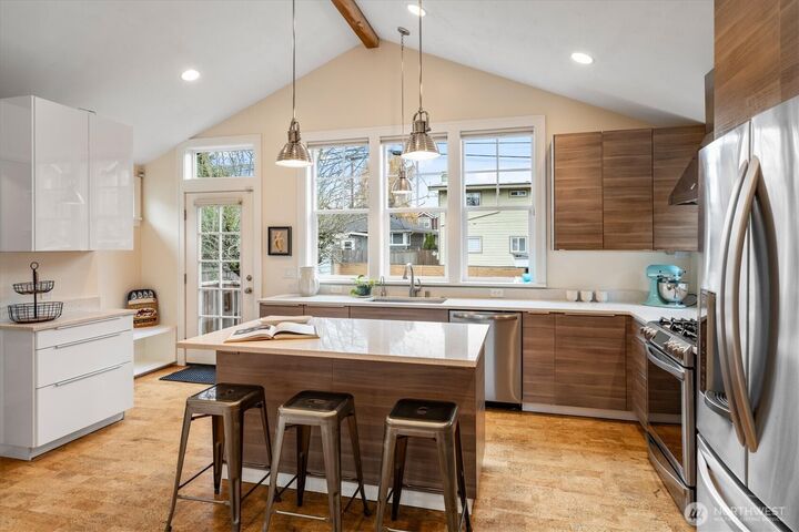 Property Photo:  612 NW 84th Street  WA 98117 