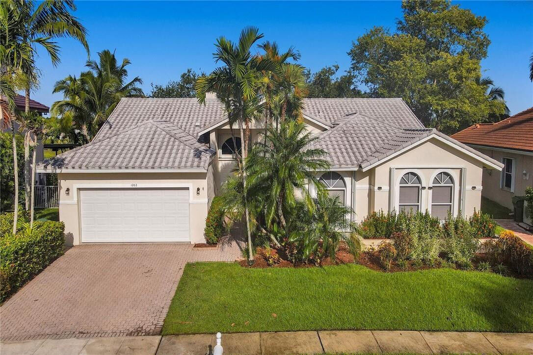Property Photo: 1202 NW 180th Avenue FL 33029
