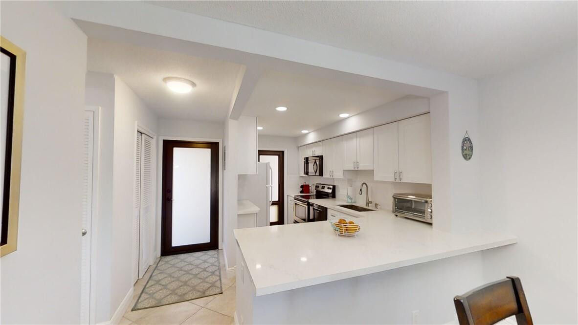 Property Photo:  2601 NE 14th Street Causeway 245  FL 33062 