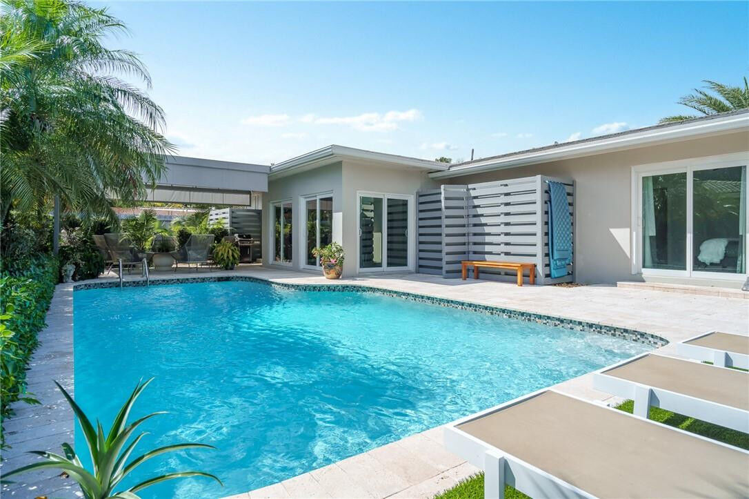 Property Photo:  1680 NE 48th Court  FL 33334 