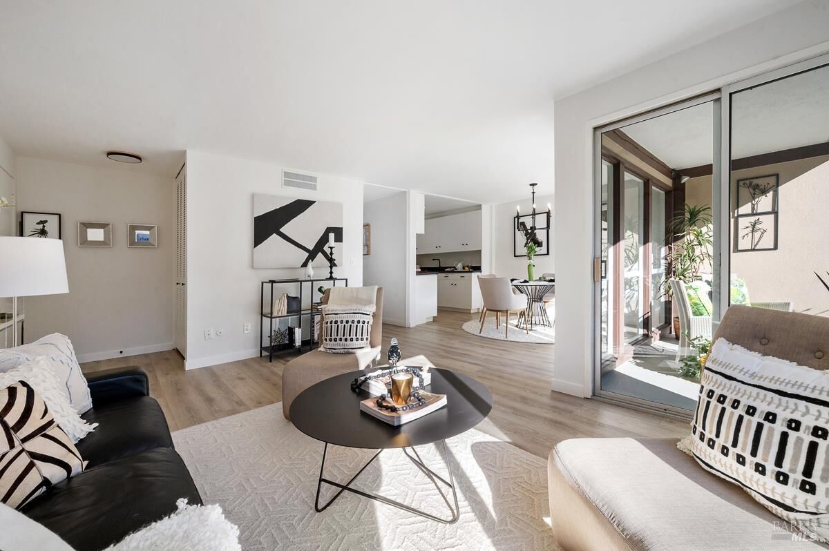 Property Photo:  46 Surrey Lane  CA 94903 