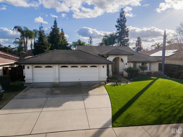 Property Photo:  10103 Wentworth Court  CA 93311 