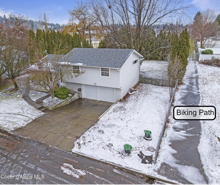 Property Photo: 206 S Moen St WA 99016