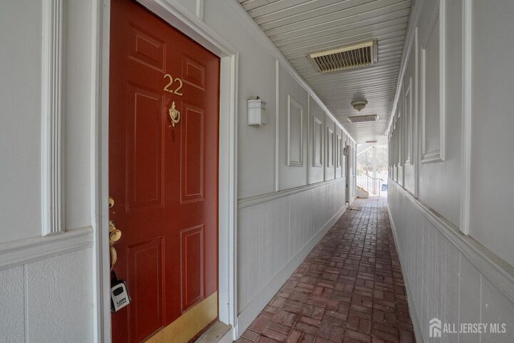 Property Photo:  22 Amberly Court  NJ 08823 