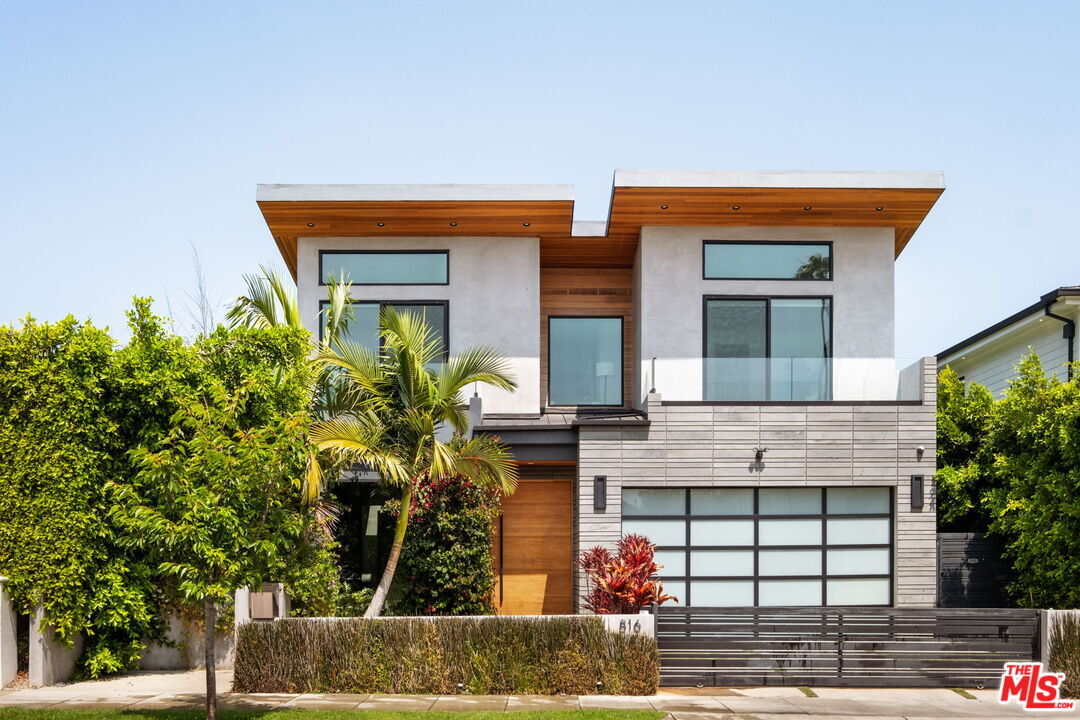 Property Photo:  816 N Stanley Ave  CA 90046 