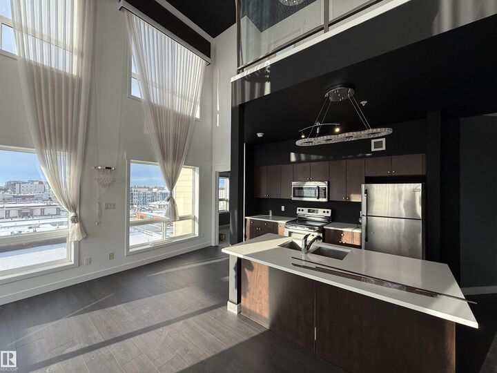 Property Photo: 11425 105 Avenue NW 611 AB T5H 0C5