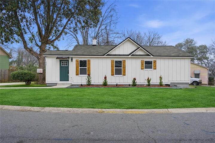 Property Photo:  177 Woods Drive NE  GA 30060 