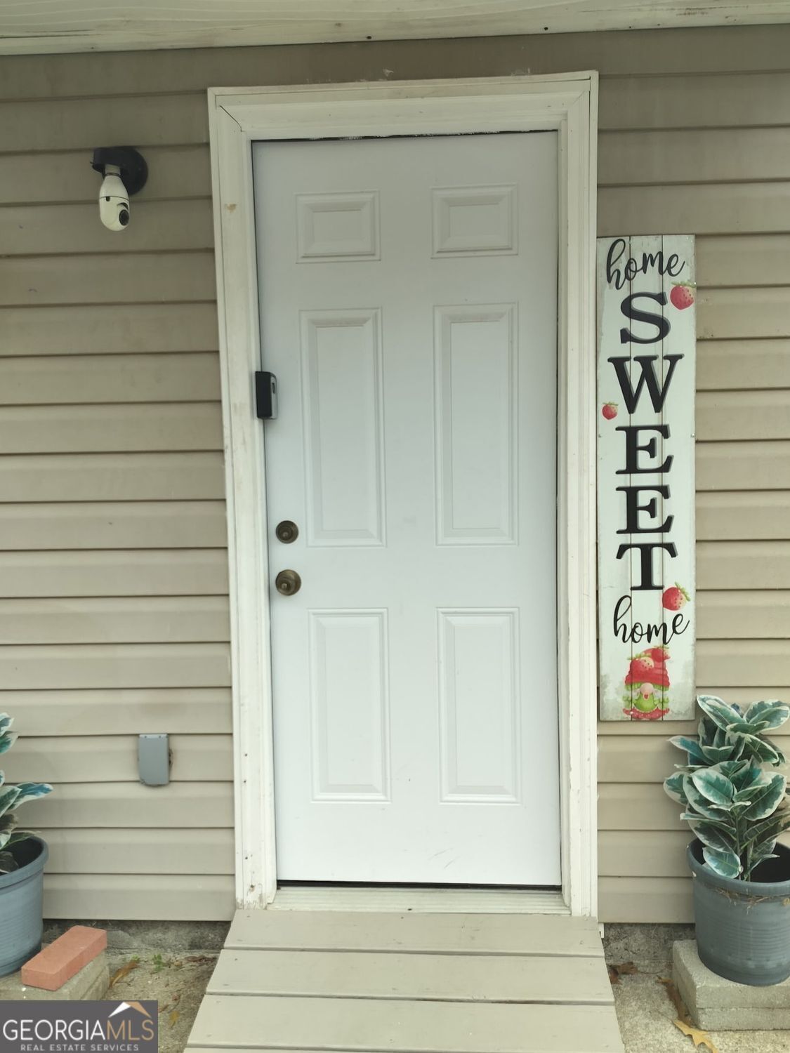 Property Photo:  7567 Sugarcreek Drive  GA 30296 