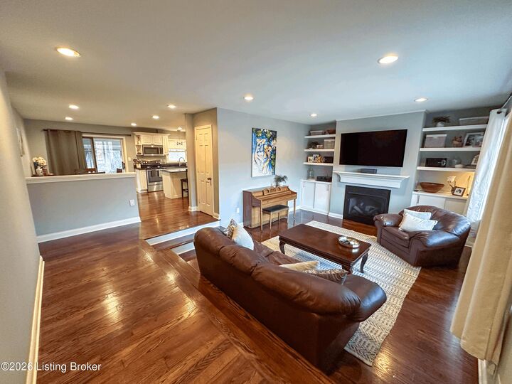 Property Photo:  1321 Tycoon Way  KY 40213 