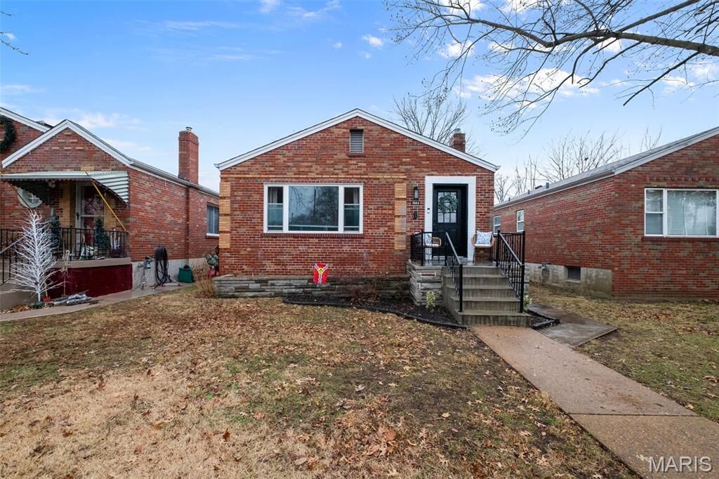 Property Photo: 5664 Marquette Avenue MO 63139